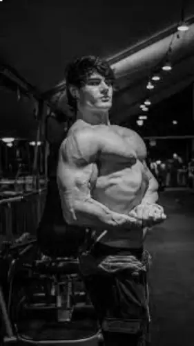 Jeff seid side chest pose